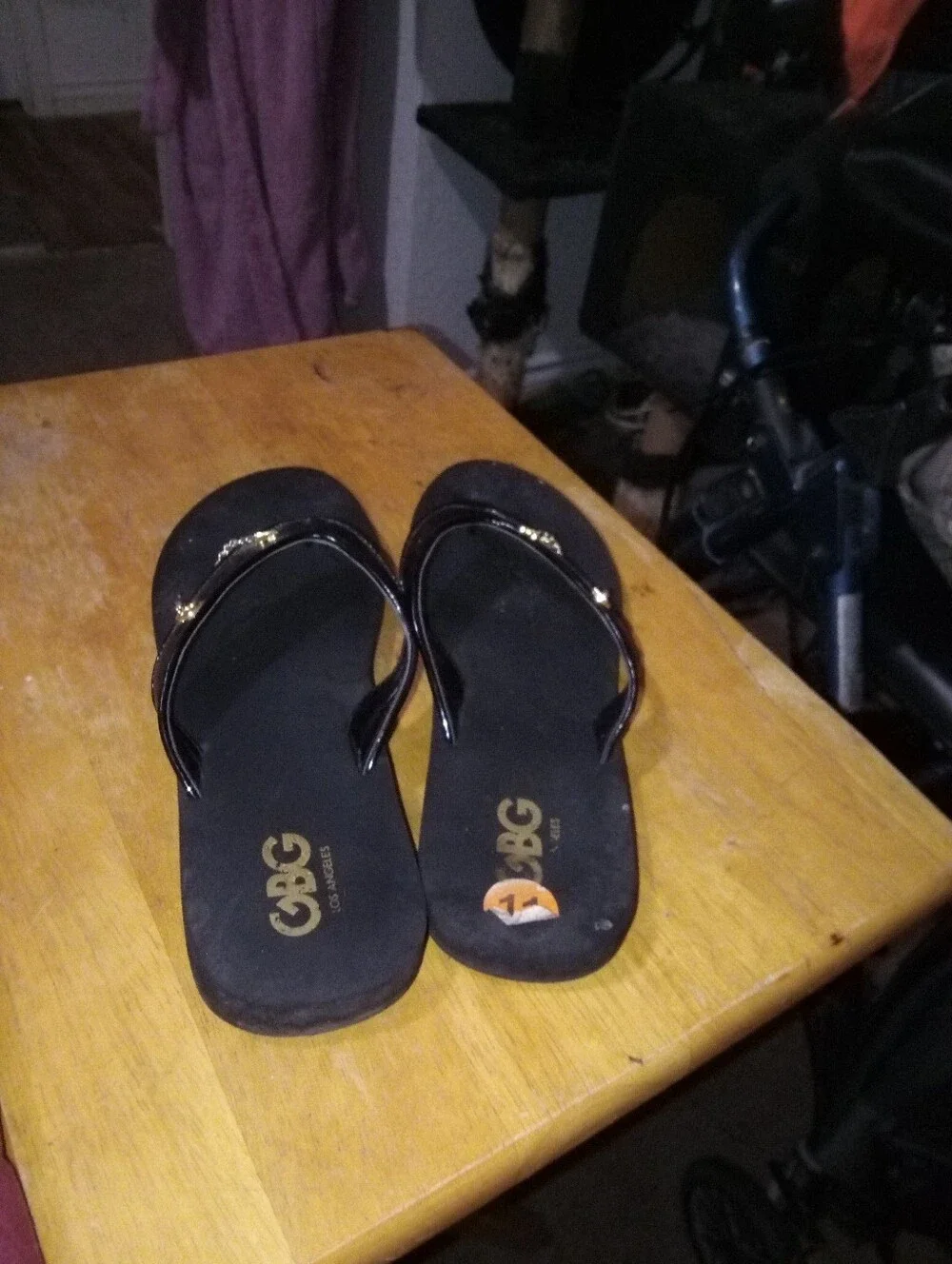 Women's Black Flip-Flop Sandals - Comfortable Everyday Wear